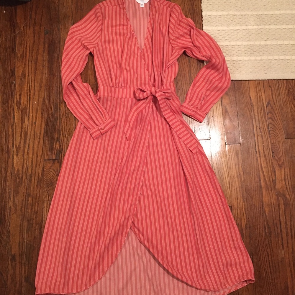 Small salmon striped dress.